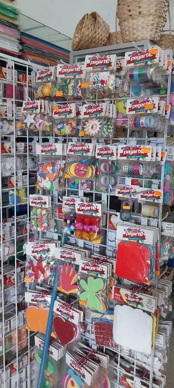 Cintas, encajes y adornos decorativos